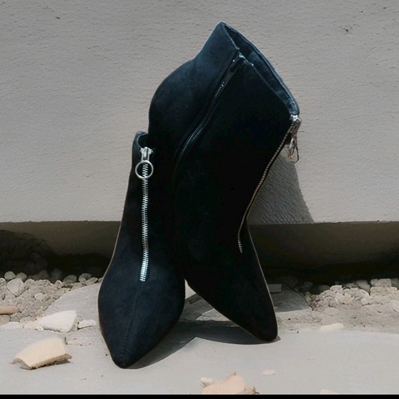 Hot Tomato Women's Black Suede like Pointy Toe Ankles Booties Size 12W - Picture 9 of 10